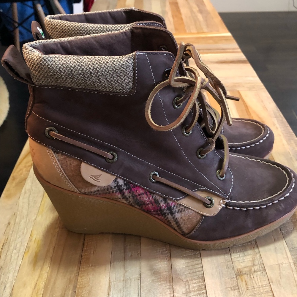 NWOT - SPERRY TOP-SIDER BAILEY WEDGES SIZE 10